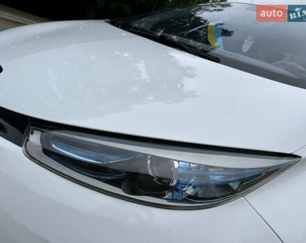 Белый Рено Зое, объемом двигателя 0 л и пробегом 104 тыс. км за 6570 $, фото 78 на Automoto.ua
