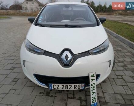 Белый Рено Зое, объемом двигателя 0 л и пробегом 154 тыс. км за 5700 $, фото 8 на Automoto.ua