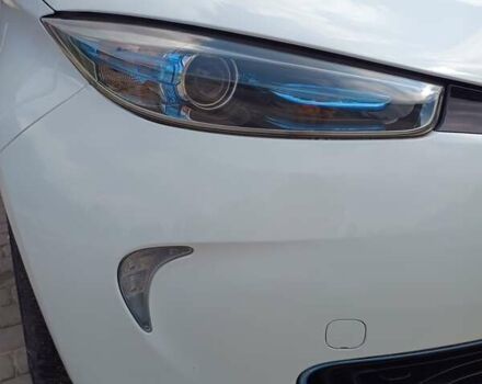 Белый Рено Зое, объемом двигателя 0 л и пробегом 53 тыс. км за 6000 $, фото 11 на Automoto.ua