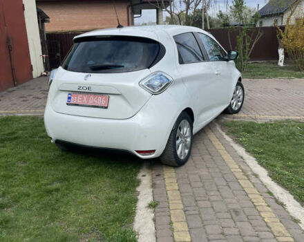 Белый Рено Зое, объемом двигателя 0 л и пробегом 106 тыс. км за 5499 $, фото 7 на Automoto.ua