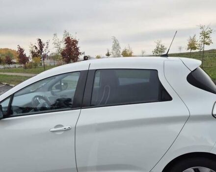 Белый Рено Зое, объемом двигателя 0 л и пробегом 138 тыс. км за 6700 $, фото 6 на Automoto.ua