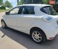 Белый Рено Зое, объемом двигателя 0 л и пробегом 146 тыс. км за 5600 $, фото 4 на Automoto.ua