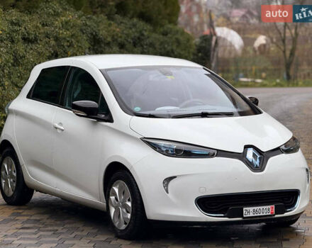 Белый Рено Зое, объемом двигателя 0 л и пробегом 72 тыс. км за 5400 $, фото 8 на Automoto.ua