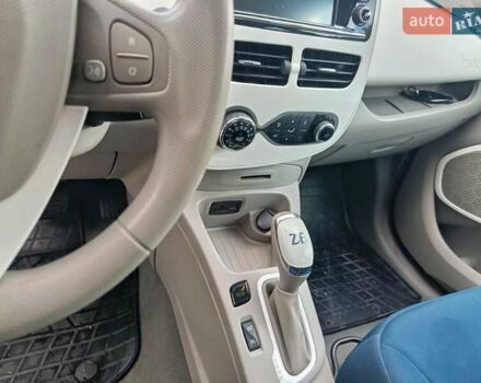 Білий Рено Зое, об'ємом двигуна 0 л та пробігом 53 тис. км за 6150 $, фото 13 на Automoto.ua