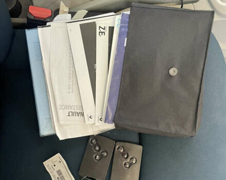 Білий Рено Зое, об'ємом двигуна 0 л та пробігом 74 тис. км за 6400 $, фото 1 на Automoto.ua