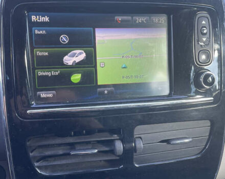 Белый Рено Зое, объемом двигателя 0 л и пробегом 146 тыс. км за 5800 $, фото 12 на Automoto.ua