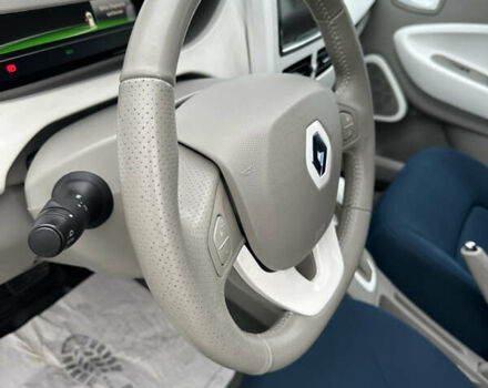 Білий Рено Зое, об'ємом двигуна 0 л та пробігом 72 тис. км за 5999 $, фото 11 на Automoto.ua