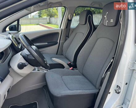 Белый Рено Зое, объемом двигателя 0 л и пробегом 155 тыс. км за 6300 $, фото 17 на Automoto.ua