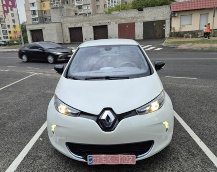Белый Рено Зое, объемом двигателя 0 л и пробегом 135 тыс. км за 6499 $, фото 1 на Automoto.ua