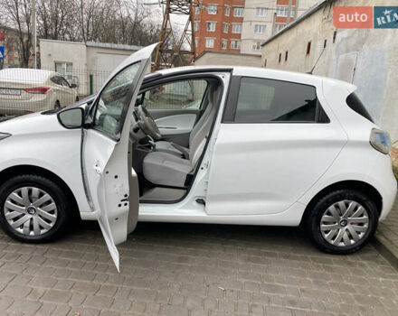Белый Рено Зое, объемом двигателя 0 л и пробегом 211 тыс. км за 5800 $, фото 3 на Automoto.ua