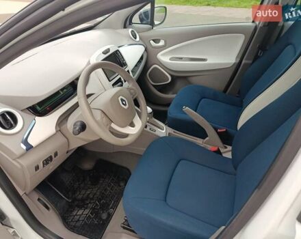 Білий Рено Зое, об'ємом двигуна 0 л та пробігом 53 тис. км за 6150 $, фото 10 на Automoto.ua