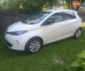 Белый Рено Зое, объемом двигателя 0 л и пробегом 150 тыс. км за 5600 $, фото 16 на Automoto.ua