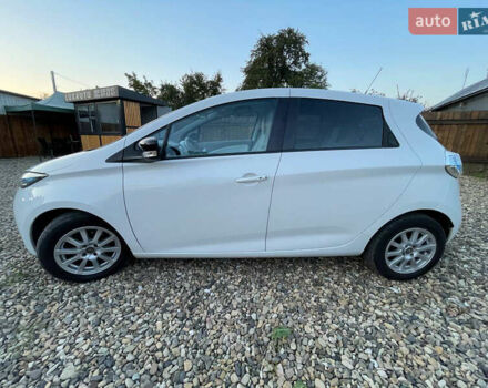 Белый Рено Зое, объемом двигателя 0 л и пробегом 70 тыс. км за 7500 $, фото 2 на Automoto.ua