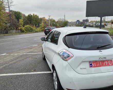 Белый Рено Зое, объемом двигателя 0 л и пробегом 138 тыс. км за 6700 $, фото 10 на Automoto.ua