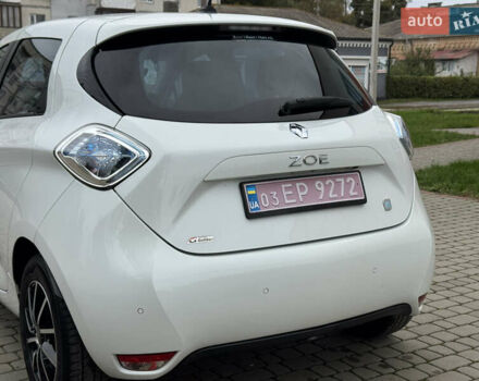 Белый Рено Зое, объемом двигателя 0 л и пробегом 158 тыс. км за 5999 $, фото 7 на Automoto.ua