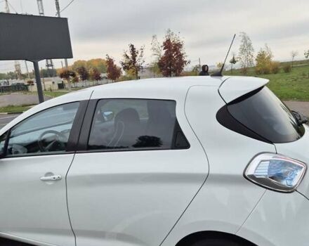 Белый Рено Зое, объемом двигателя 0 л и пробегом 138 тыс. км за 6700 $, фото 7 на Automoto.ua