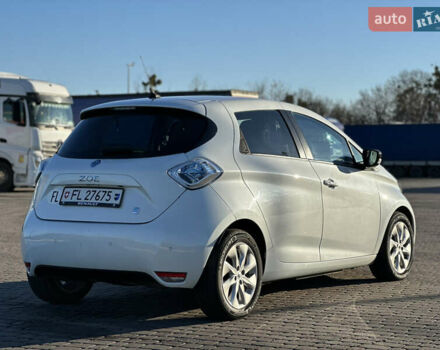 Белый Рено Зое, объемом двигателя 0 л и пробегом 88 тыс. км за 5700 $, фото 5 на Automoto.ua