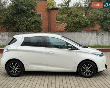 Белый Рено Зое, объемом двигателя 0 л и пробегом 158 тыс. км за 5999 $, фото 12 на Automoto.ua