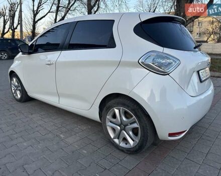 Белый Рено Зое, объемом двигателя 0 л и пробегом 120 тыс. км за 5999 $, фото 22 на Automoto.ua