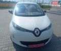 Белый Рено Зое, объемом двигателя 0 л и пробегом 150 тыс. км за 5600 $, фото 3 на Automoto.ua