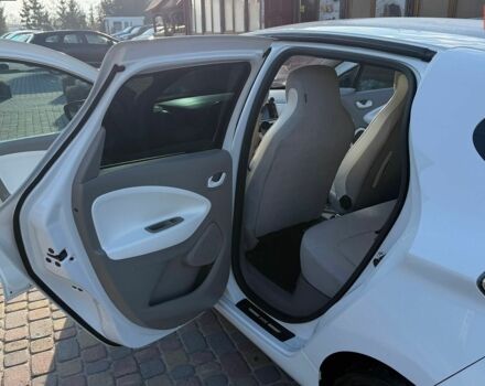 Белый Рено Зое, объемом двигателя 0 л и пробегом 192 тыс. км за 5900 $, фото 9 на Automoto.ua