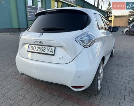 Белый Рено Зое, объемом двигателя 0 л и пробегом 120 тыс. км за 5999 $, фото 17 на Automoto.ua