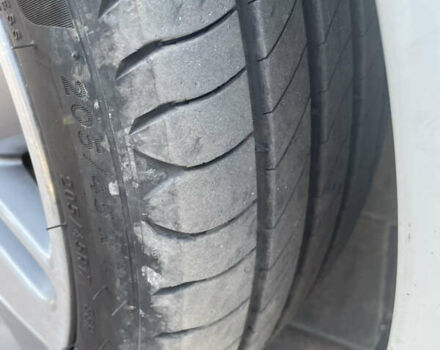 Белый Рено Зое, объемом двигателя 0 л и пробегом 146 тыс. км за 5800 $, фото 10 на Automoto.ua