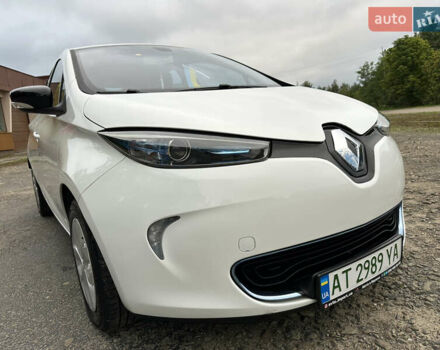 Белый Рено Зое, объемом двигателя 0 л и пробегом 104 тыс. км за 6570 $, фото 9 на Automoto.ua