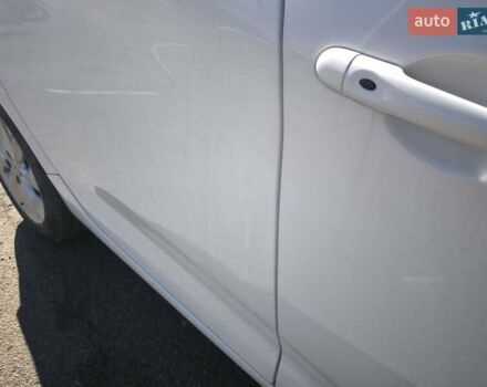 Белый Рено Зое, объемом двигателя 0 л и пробегом 88 тыс. км за 5899 $, фото 1 на Automoto.ua