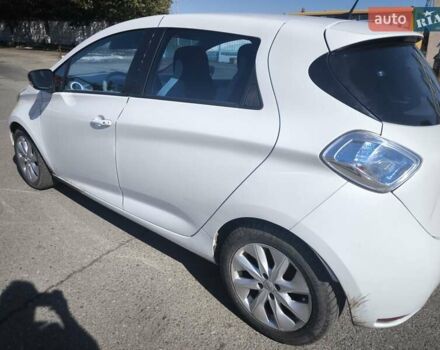 Белый Рено Зое, объемом двигателя 0 л и пробегом 88 тыс. км за 5899 $, фото 6 на Automoto.ua