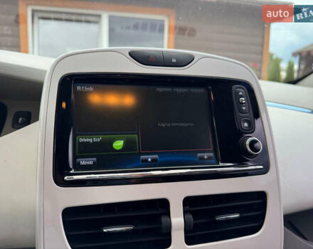 Білий Рено Зое, об'ємом двигуна 0 л та пробігом 129 тис. км за 6699 $, фото 66 на Automoto.ua