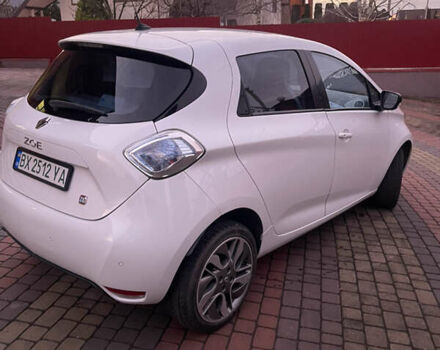 Белый Рено Зое, объемом двигателя 0 л и пробегом 155 тыс. км за 6800 $, фото 4 на Automoto.ua