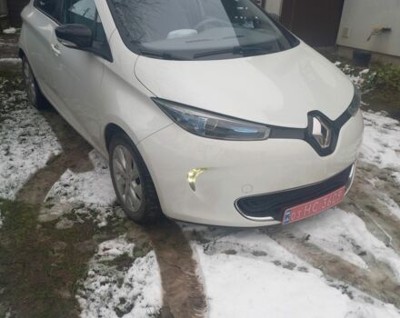 Белый Рено Зое, объемом двигателя 0 л и пробегом 150 тыс. км за 5550 $, фото 4 на Automoto.ua