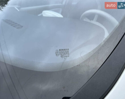 Рено Зое 2013 в Житомире на Automoto.ua Белый Рено Зое, объемом двигателя 0 л и пробегом 130 тыс. км за 6300 $, фото 15 на Automoto.ua
