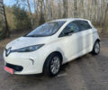 Белый Рено Зое, объемом двигателя 0 л и пробегом 106 тыс. км за 5600 $, фото 25 на Automoto.ua