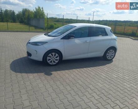 Белый Рено Зое, объемом двигателя 0 л и пробегом 150 тыс. км за 5600 $, фото 4 на Automoto.ua