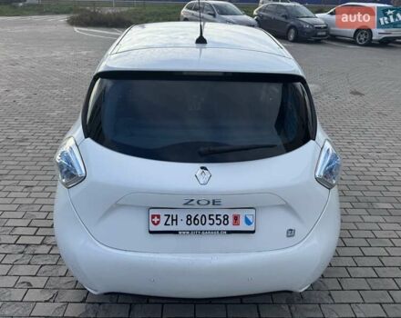Белый Рено Зое, объемом двигателя 0 л и пробегом 167 тыс. км за 6599 $, фото 7 на Automoto.ua