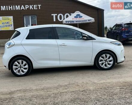 Белый Рено Зое, объемом двигателя 0 л и пробегом 137 тыс. км за 6350 $, фото 5 на Automoto.ua