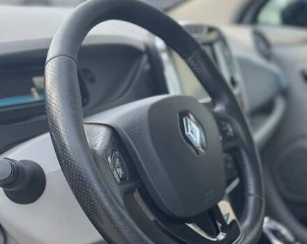 Белый Рено Зое, объемом двигателя 0 л и пробегом 167 тыс. км за 6599 $, фото 19 на Automoto.ua