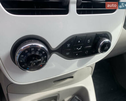 Рено Зое 2014 в Стрые на Automoto.ua Белый Рено Зое, объемом двигателя 0 л и пробегом 235 тыс. км за 7500 $, фото 24 на Automoto.ua