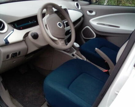 Белый Рено Зое, объемом двигателя 0 л и пробегом 114 тыс. км за 6200 $, фото 14 на Automoto.ua