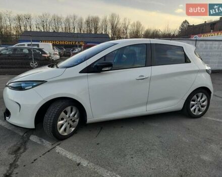 Белый Рено Зое, объемом двигателя 0 л и пробегом 79 тыс. км за 6300 $, фото 7 на Automoto.ua