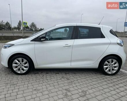 Белый Рено Зое, объемом двигателя 0 л и пробегом 98 тыс. км за 7000 $, фото 4 на Automoto.ua