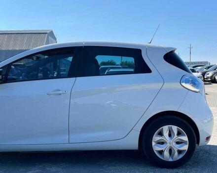 Белый Рено Зое, объемом двигателя 0 л и пробегом 56 тыс. км за 6440 $, фото 5 на Automoto.ua