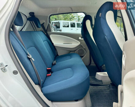 Білий Рено Зое, об'ємом двигуна 0 л та пробігом 110 тис. км за 6200 $, фото 3 на Automoto.ua