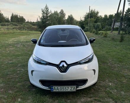 Белый Рено Зое, объемом двигателя 0 л и пробегом 123 тыс. км за 5300 $, фото 9 на Automoto.ua