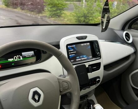 Белый Рено Зое, объемом двигателя 0 л и пробегом 153 тыс. км за 5400 $, фото 12 на Automoto.ua