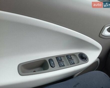 Рено Зое 2014 в Ковель на Automoto.ua Белый Рено Зое, объемом двигателя 0 л и пробегом 156 тыс. км за 5999 $, фото 18 на Automoto.ua