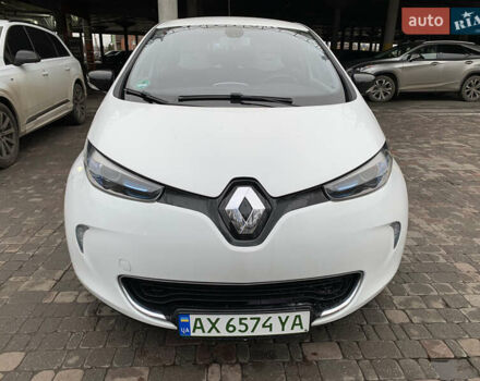 Белый Рено Зое, объемом двигателя 0 л и пробегом 64 тыс. км за 7600 $, фото 4 на Automoto.ua
