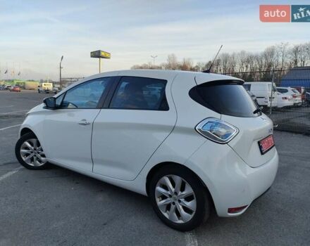 Белый Рено Зое, объемом двигателя 0 л и пробегом 79 тыс. км за 6300 $, фото 8 на Automoto.ua